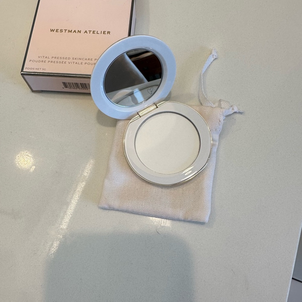 Westman Atelier Vital Pressed skincare powder in translucent. New/ never tried - Picture 5 of 5